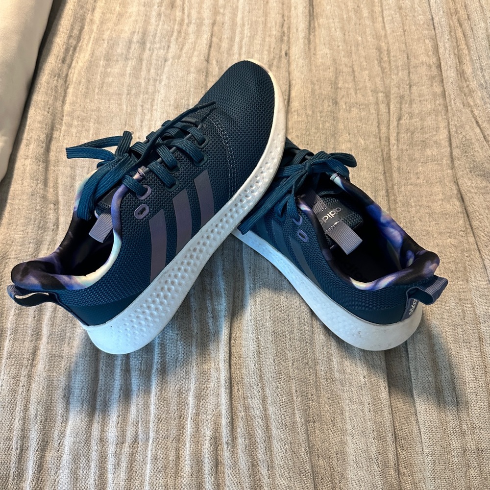 Adidas cloud foam sneaker